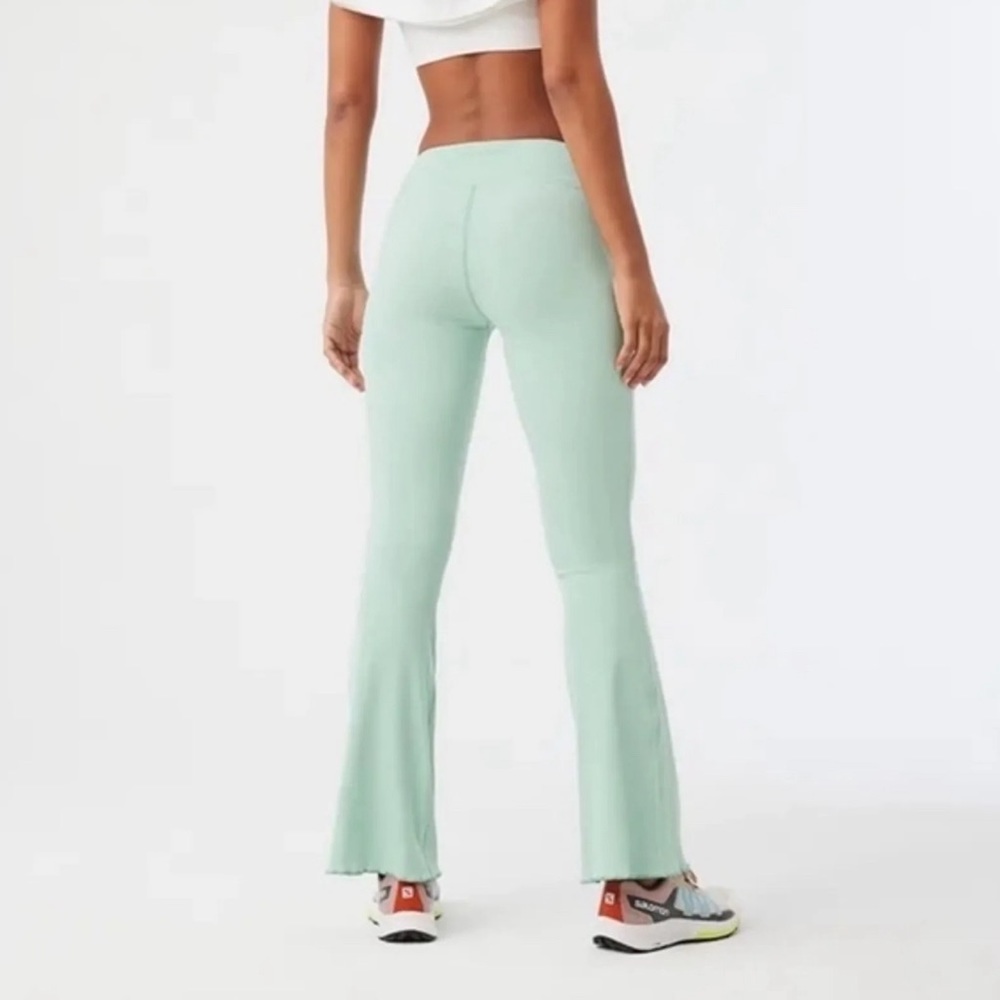 NWT outdoor voices Rib flare pants Size S